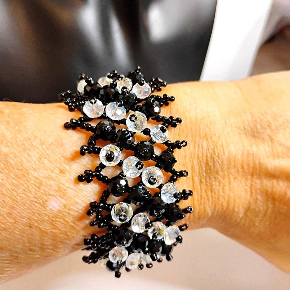 Vintage Black and‎ Clear Bead Bracelet